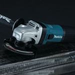 Esmeril Angular 115mm 4.1/2'' 1400w GA4541R Makita